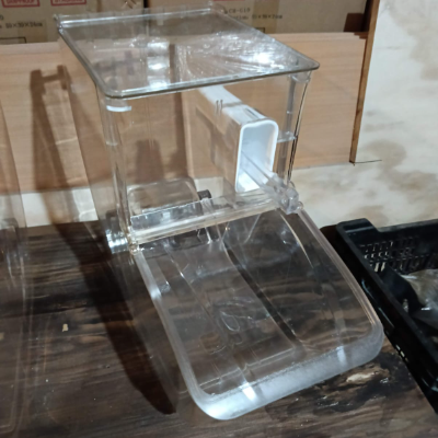 Caja de alimentos 13 litros usada
